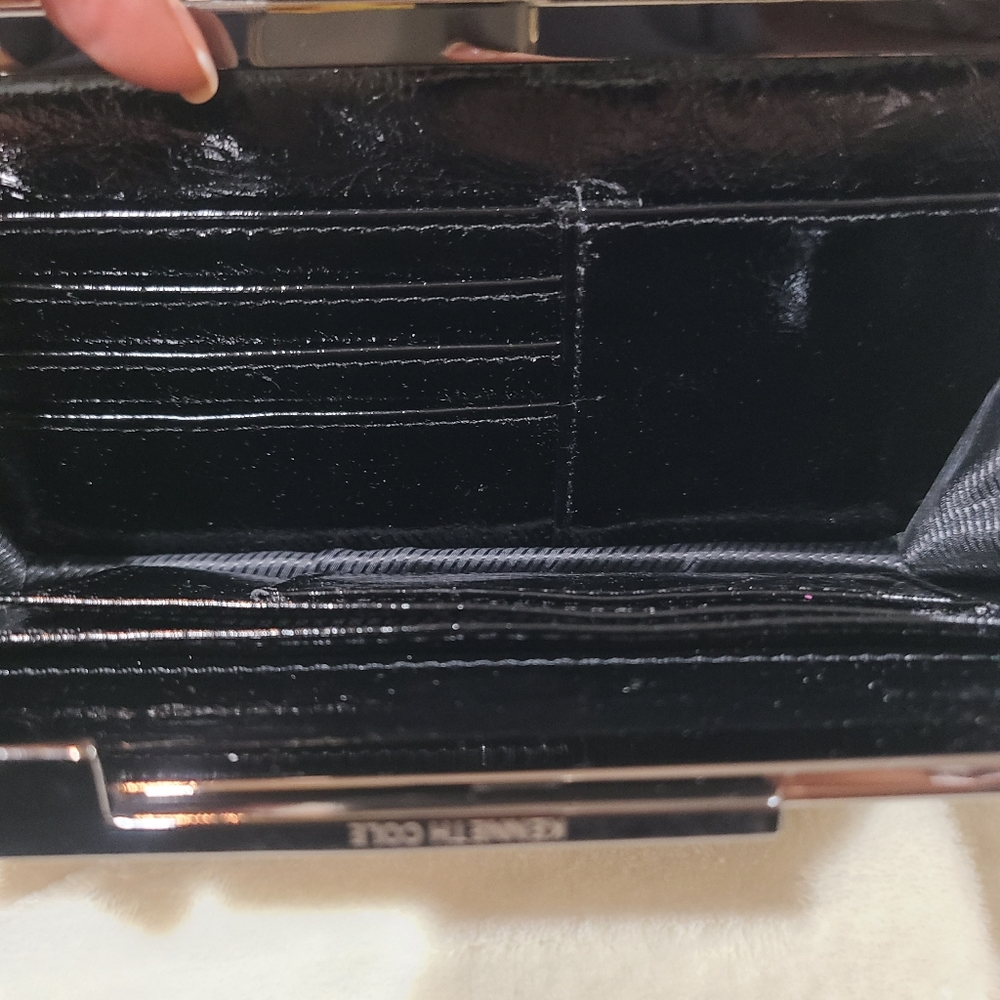 KENNETH COLE REACTION - Picture 7 of 12